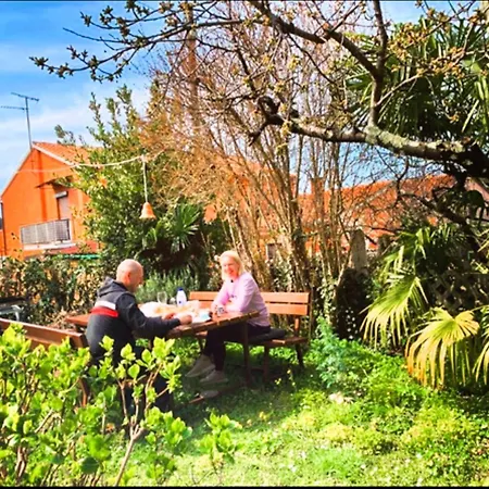 Sunny With Large Balcony By Mihaela Διαμέρισμα *